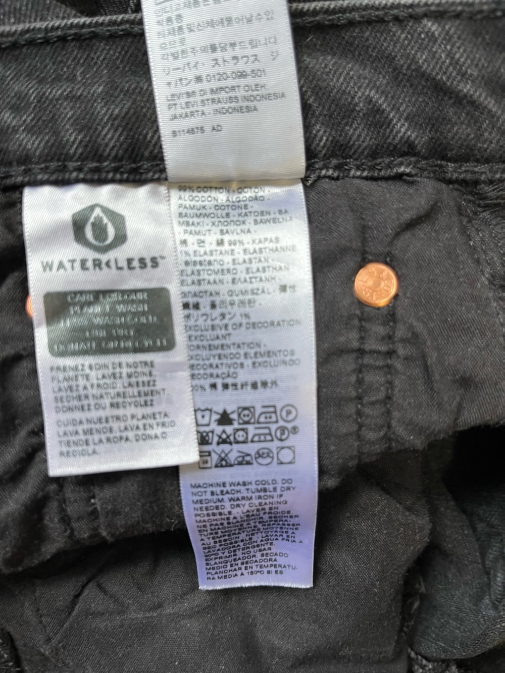 Levi’s Premium Ribcage black denim Jean shorts - Picture 9 of 12